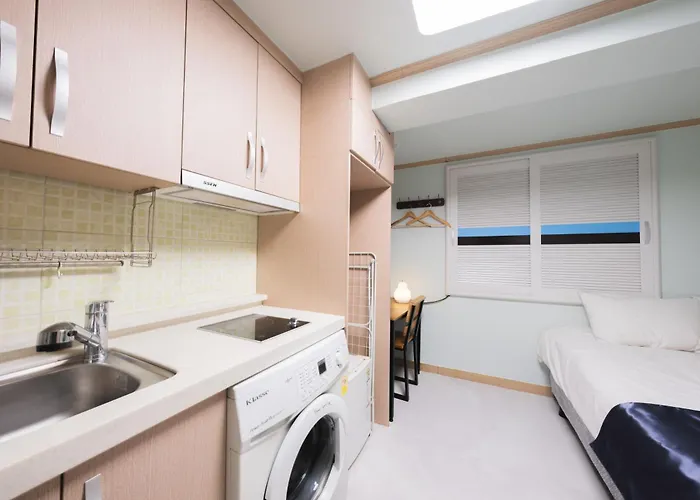 Cave Myeongdong Hostel *