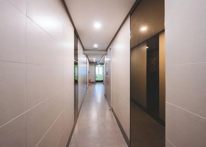 Cave Myeongdong Hostel *