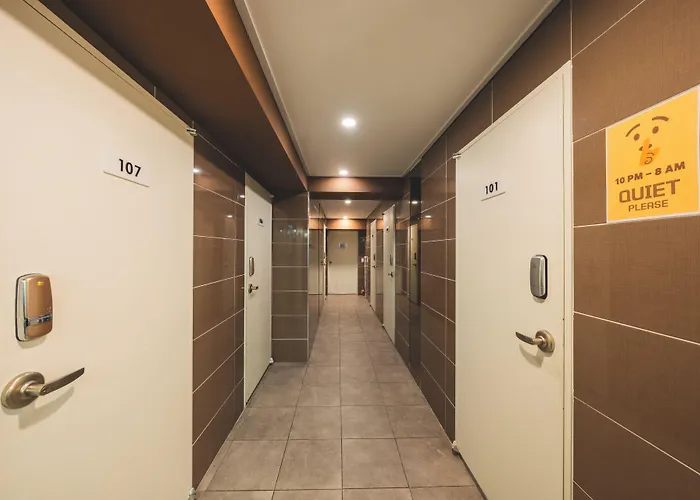 Hostel Cave Myeongdong *