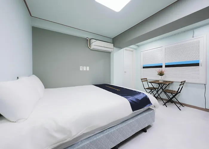 Hostel Cave Myeongdong *