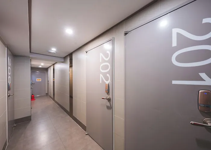 旅馆 Cave Myeongdong *